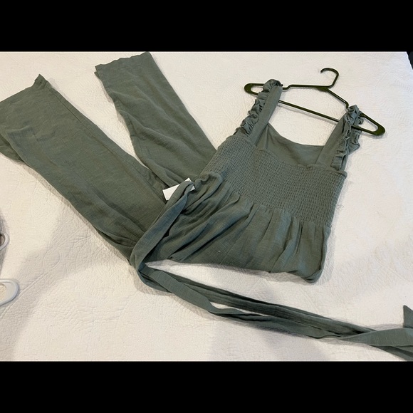 New sage green Romper - Picture 1 of 1